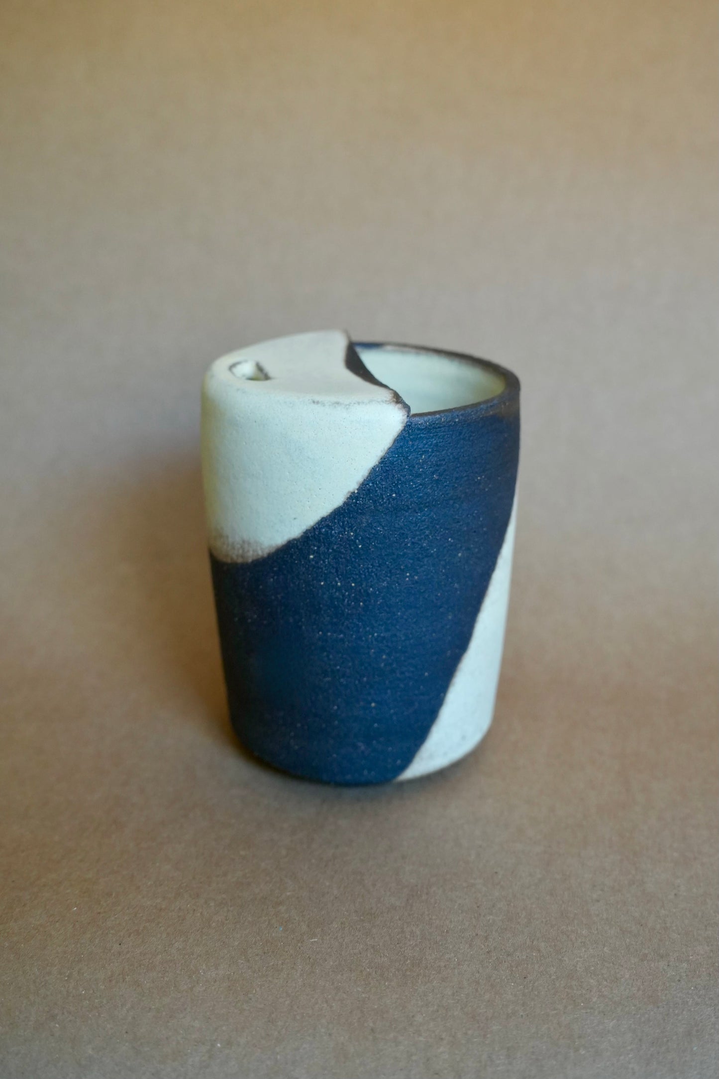 Hueso Lidded Mug