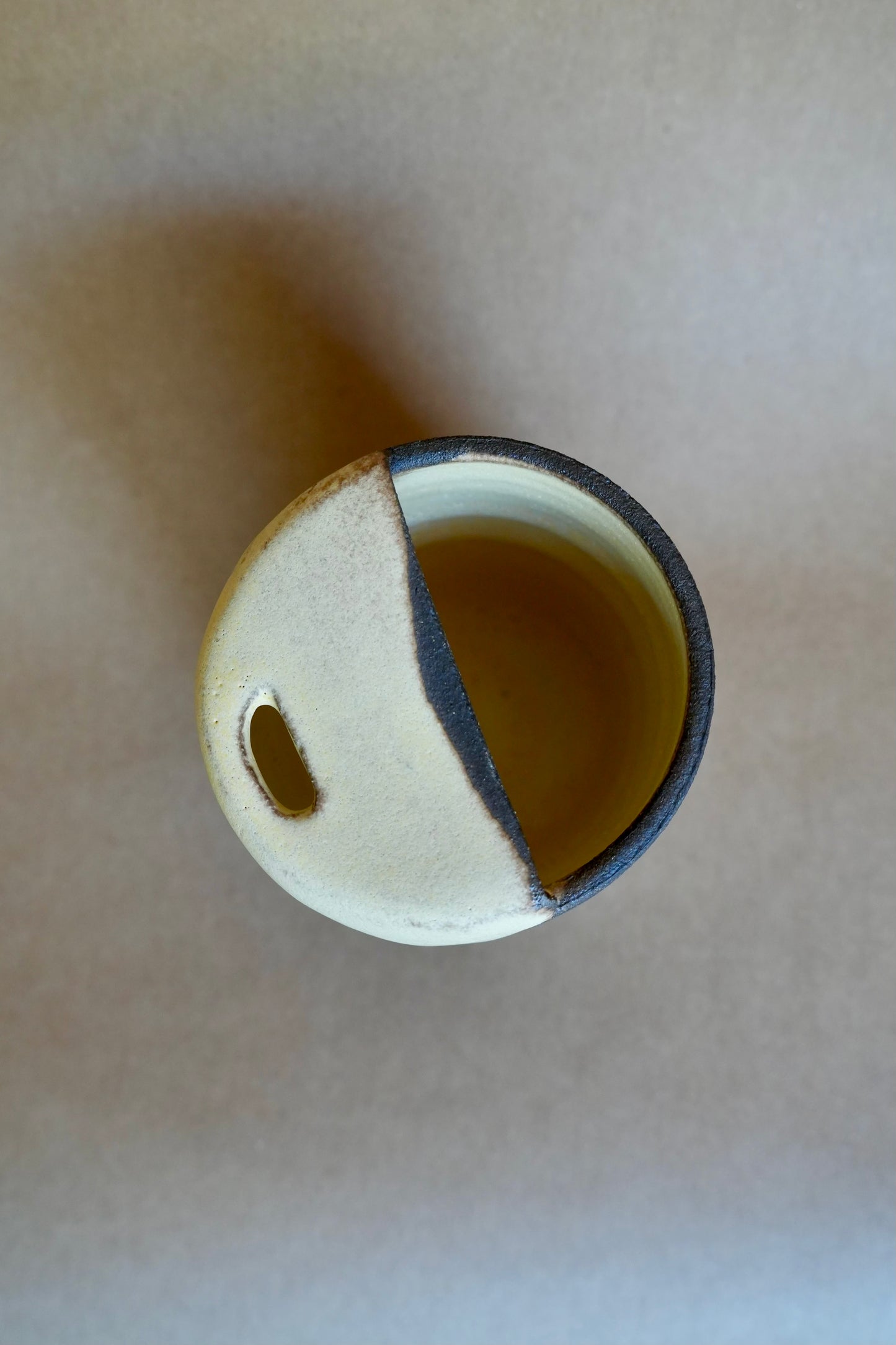 Hueso Lidded Mug