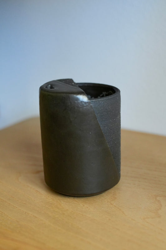 Carbón Lidded Mug
