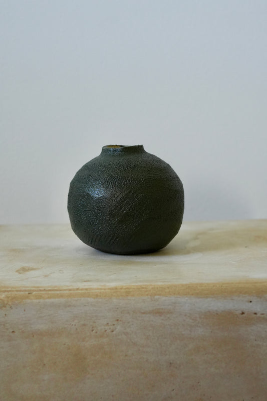 Yacaré Vase