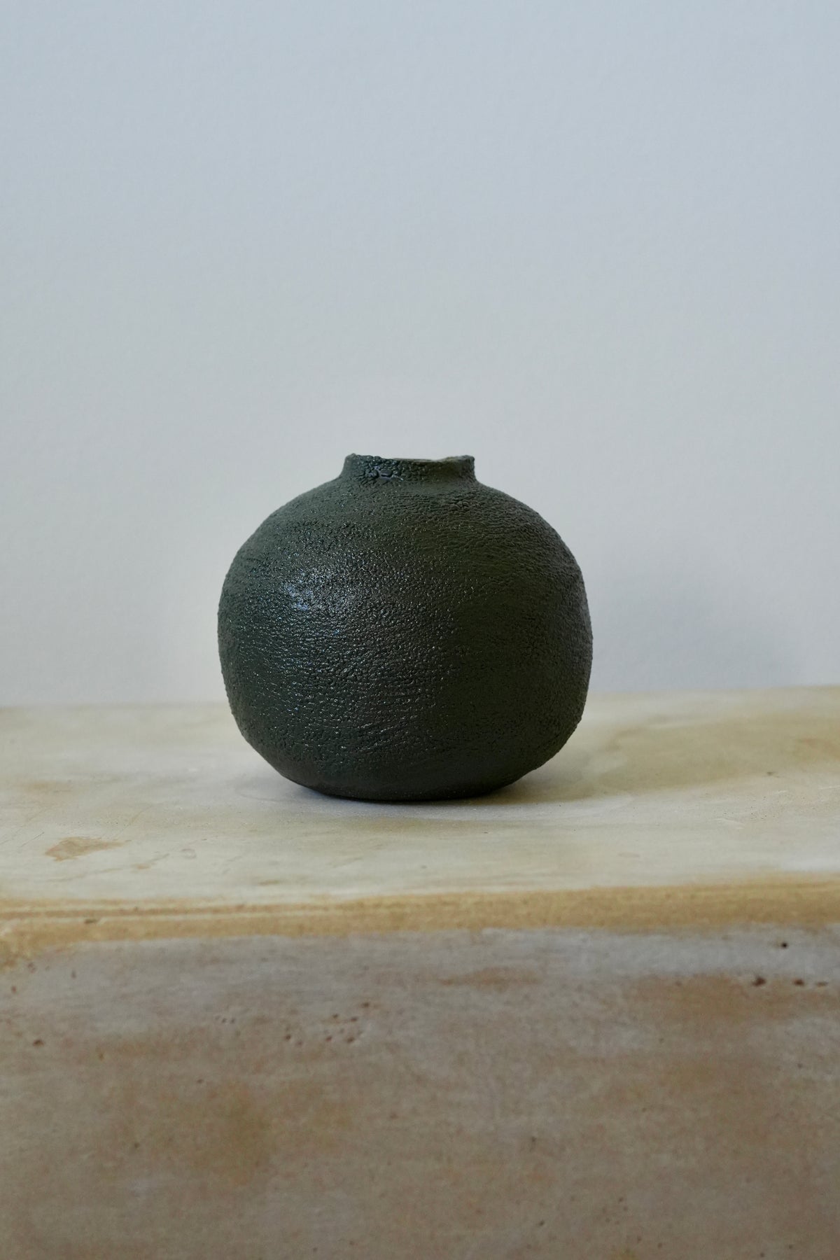 Yacaré Vase