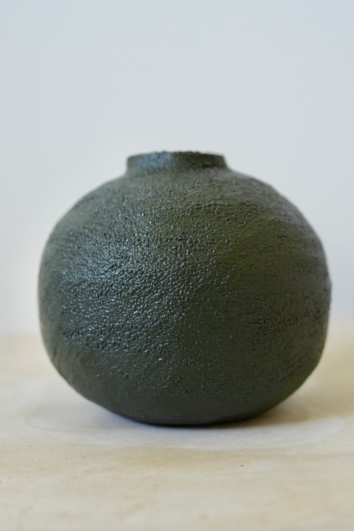 Yacaré Vase