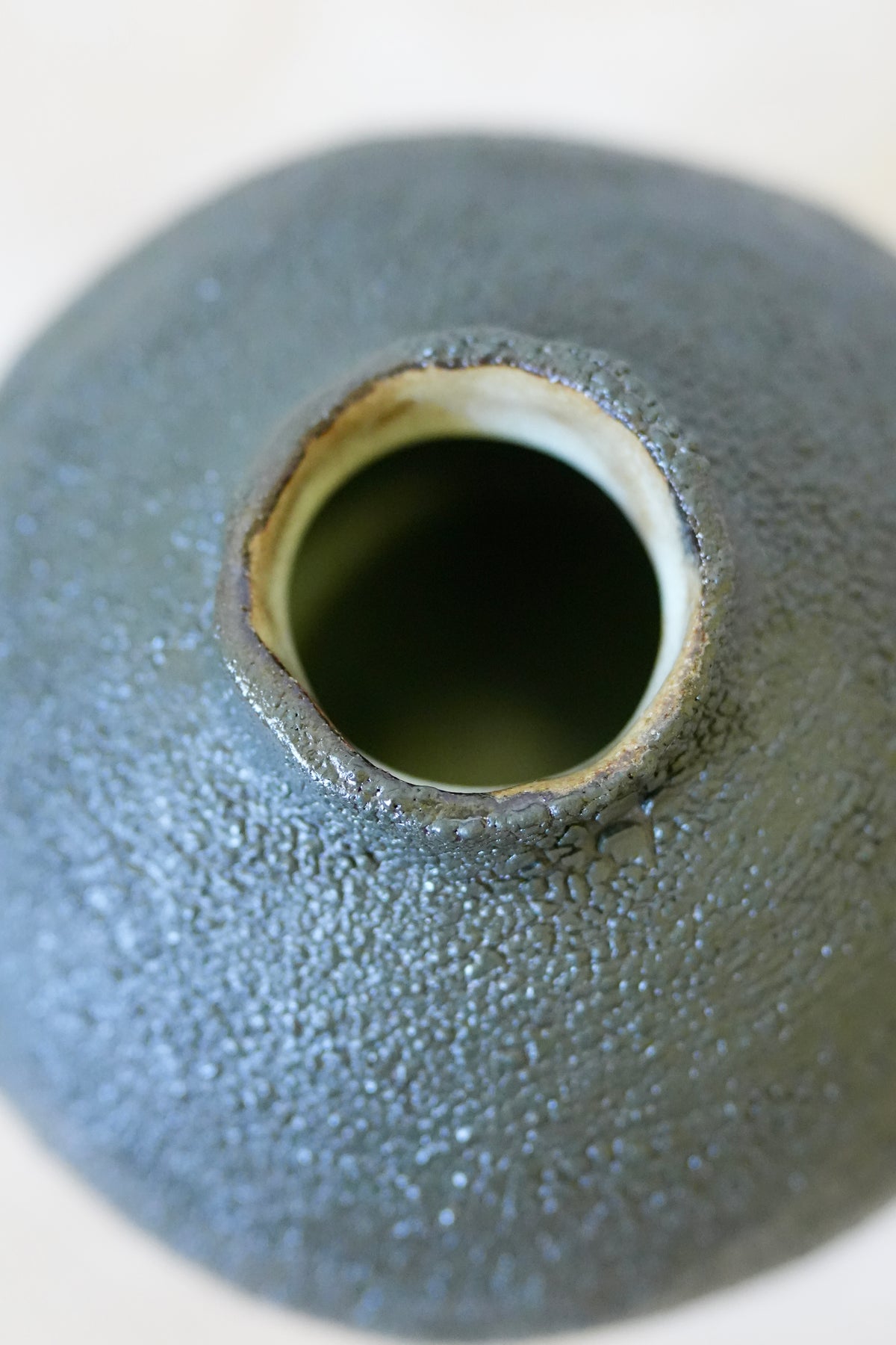Yacaré Vase